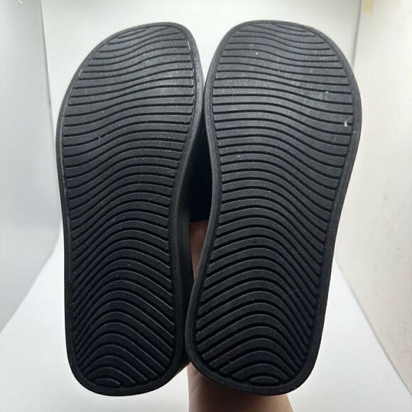 CUSHIONAIRE Women's Pim knit platform sandal with +Memory Foam 6 BLACK - Picture 5 of 7